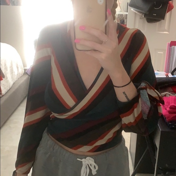 Crop top! - Picture 1 of 2